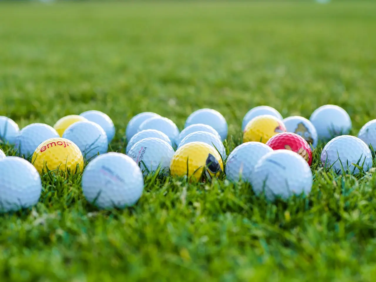 Our 6 Favorite Golf Balls