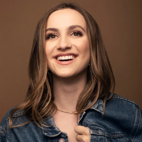 Maude Apatow portrait